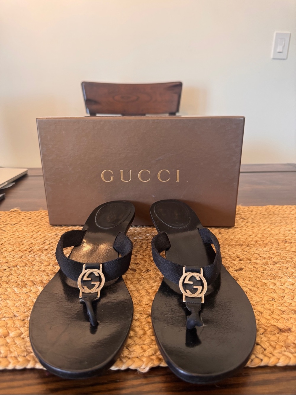 Gucci Black Leather Logo Thong Sandals with Silver Double-G Hardware